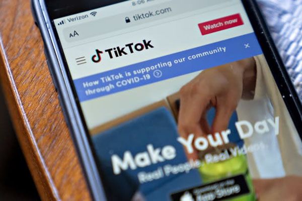 特朗普签署行政命令 保护TikTok免受美国禁令的影响 开辟了复杂的法律道路 特朗普签署行政命令 保护TikTok免受美国禁令的影响 开辟了复杂的法律道路