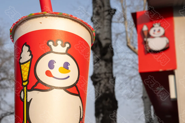 2025年03月03日:中国的珍珠奶茶连锁店蜜雪冰城在香港上市首日大涨28%